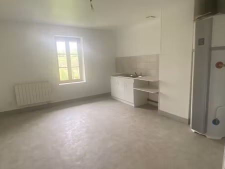 appartement type f2 - 1er étage - situé à 5mn de vimoutiers.