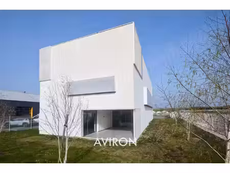 808 m2 de bureaux