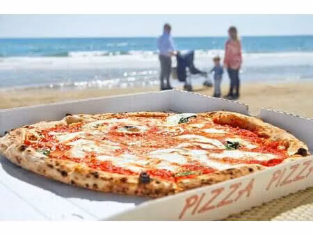 pizzeria snack a emporter 50 m de la plage !