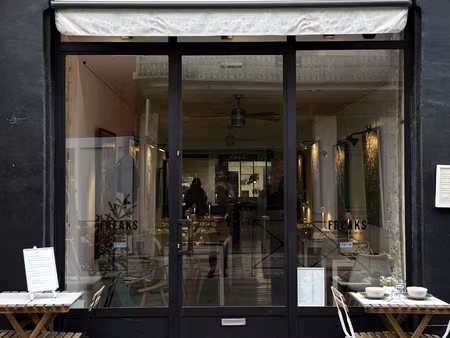 l'emplacement no1 absolu dans la rue principale du centre-vi