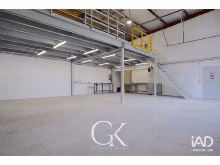 location local d'activités 275 m²