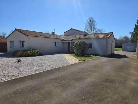vente maison à aigrefeuille-sur-maine (44140) : à vendre / 155m² aigrefeuille-sur-maine
