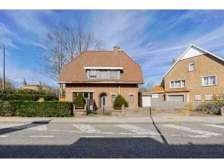 charmante alleenstaande woning op 383 m² vlakbij brugge