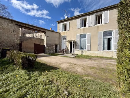 maison de caractère 210 m² avec jardin – centre historique de gannat