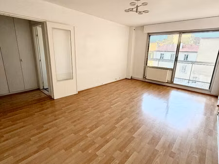 paris 14 - métro plaisance - grand 2 pièces avec parking