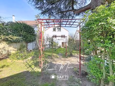 maison individuelle de 156 m2 avec 5 chambres sur un terrain de 398 m2  garage et dépendan