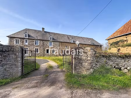 ensemble immobilier de caractère environnement calme et pr