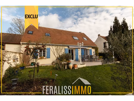 maison familiale avec piscine  un air de vacances toute l'a