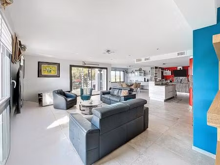 villa avec vue panoramique sur le golf de juvignac