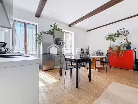 88 m² rénovés  3 chambres au cœur de saint donat