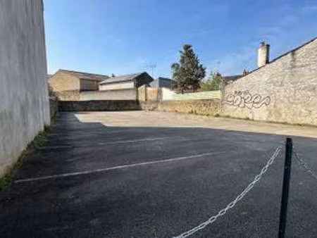vente terrain à la roche-sur-yon centre ville (85000) : à vendre / 300m² la roche-sur-yon 