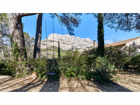 sous offre - vue exceptionnelle sur la sainte-victoire  grand terrain et environnement nat