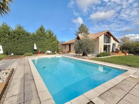 lalbenque maison 3 chambres + mezzanine sur terrain avec piscine