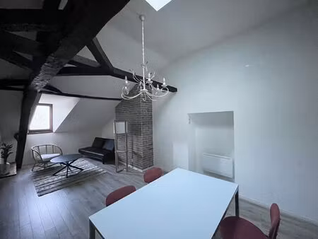 bel appartement de caractère avec deux chambres