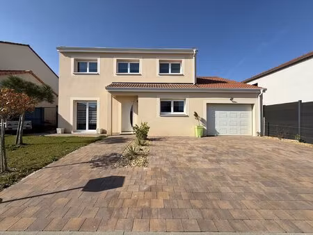 belle maison récente située sur la commune de cuvry