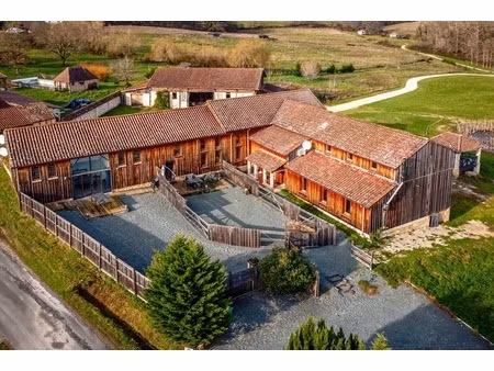 domaine d’exception avec activité touristique – 10 hectares – secteur bergerac / lunas
