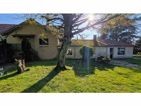 nozay - bâtisse à rénover complètement de 80 m² sur un terrain de 300 m²