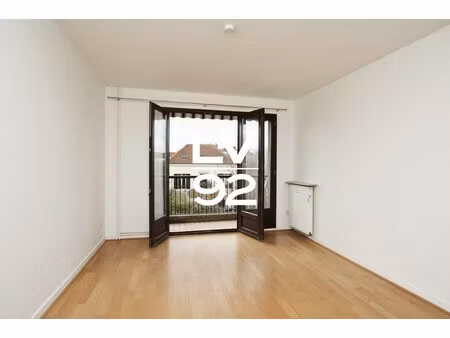 très agréable appartement en plein centre d'asnières !