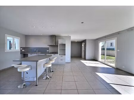 maison 4 pièces 142 m² à louer lescure-d'albigeois 81380 ? | era immobilier