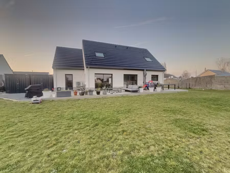 maison individuelle récente - 140 m2 - prestations modernes - terrain 2 000 m2