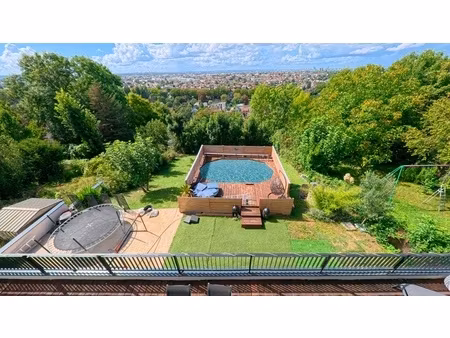 maison 9 pièces - 215 m²