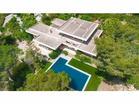 carqueiranne - superbe villa d'architecte avec vue mer dominante