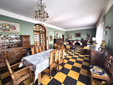 vente propriété 14 pièces 330 m² à villeneuve-de-marsan (40190)  198 000 €