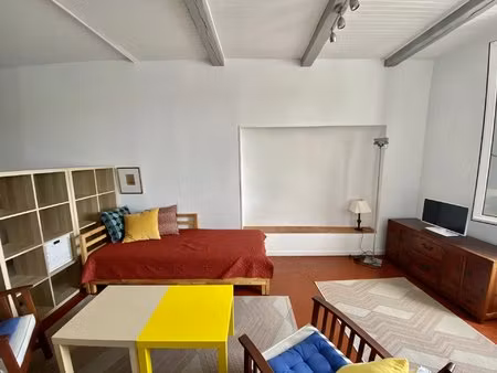 location studio meublé la ciotat - vue sur le port