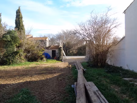 *13  arles  sur la commune de raphel  terrain constructible