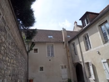 a louer f2 proche campus 1 chateau et centre ville