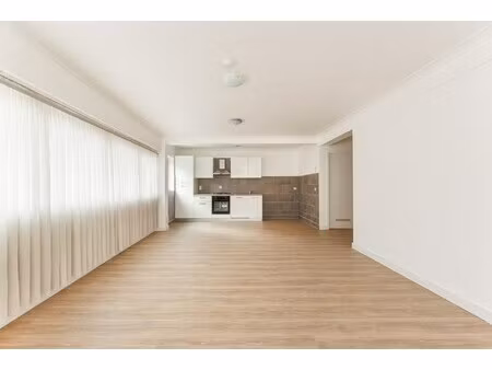 appartement te koop in deurne met 1 slaapkamer