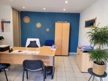 vente commerce 30 m² uzès (30700)