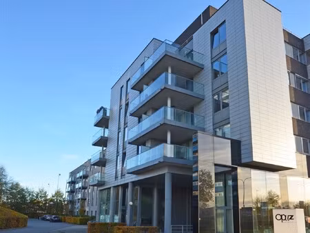 ondergrondse autostaanplaats op goed bereikbare locatie