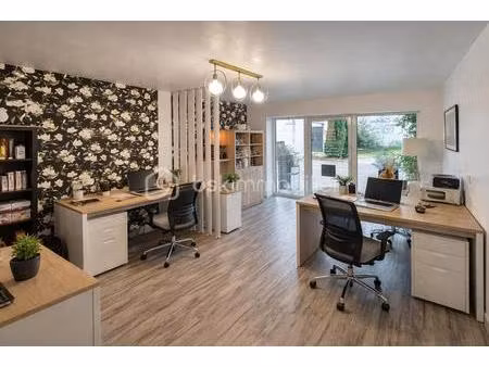 local d'activités de 85 70 m² à grignan