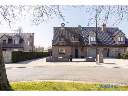 instapklare gezinswoning met zonnige tuin  garage en topligging nabij centrum aalst