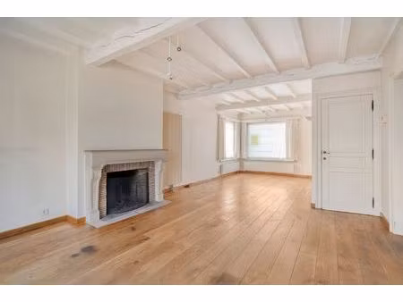 ruime halfopen bebouwing met 4 slaapkamers!