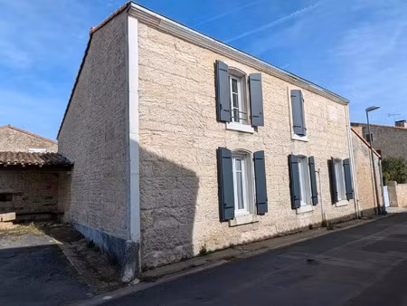 vente maison 5 pièces 132 m² saint-maxire (79410)