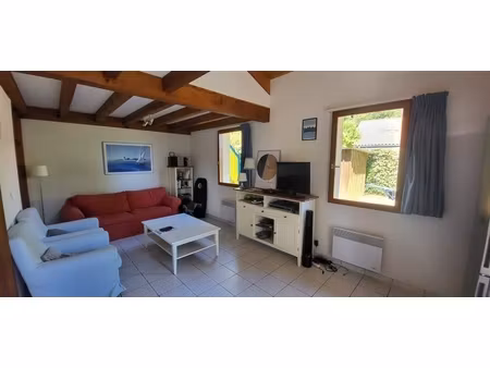 maison t3 meublée avec terrasse – résidence avec piscine à 10 min de contis plage