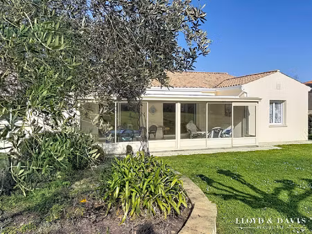 meschers centre : maison plain-pied 144 m²  3 chambres  15000 m