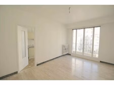 location appartement 2 pièces 46m² nice 06000