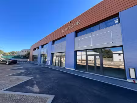 location local commercial 435m² roquevaire 13360