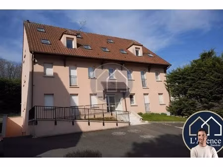 appartement type f3 très bien situé au cœur d'epernon – jolie residence bien entretenue et