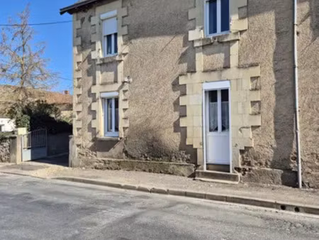 maison de ville à loretz-d’argenton (79290)