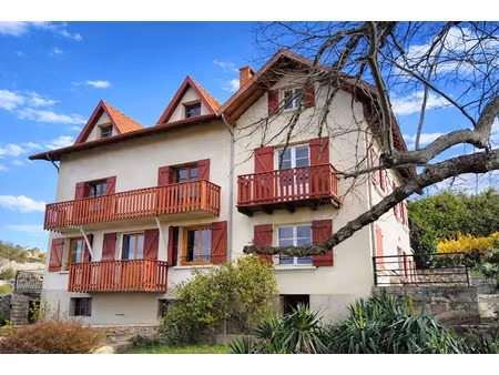 vente propriété 13 pièces 251 m² à vollore-ville (63120)  235 000 €