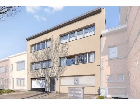 appartement te koop in wilrijk met 2 slaapkamers