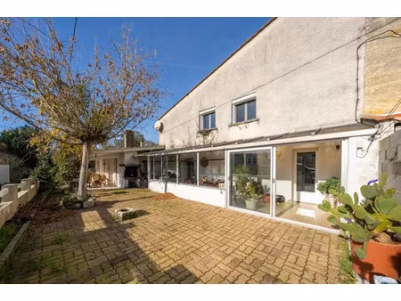 vente maison 6 pièces 150 m² à saint-laurent-d'arce (33240)  275 000 €