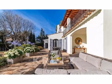 aix-en-provence. élégante villa familiale de 220 m² au coeur d'un