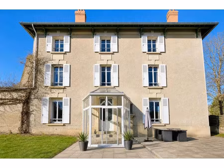 vente propriété 8 pièces 232 m² à néronde-sur-dore (63120)  318 000 €