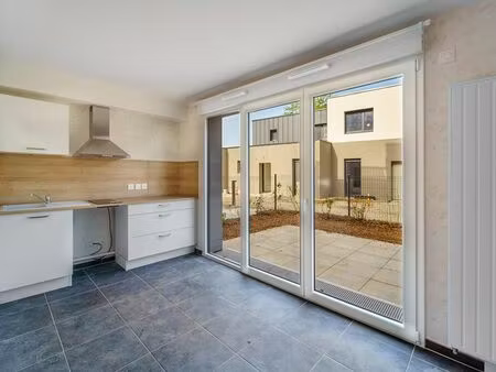 dijon - appartement 1 pièce à louer - 35m2 - 520 € cc - réf: cb-dij-1408 - bourse immobili