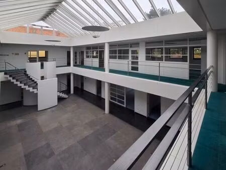 kantoorgebouw te huur